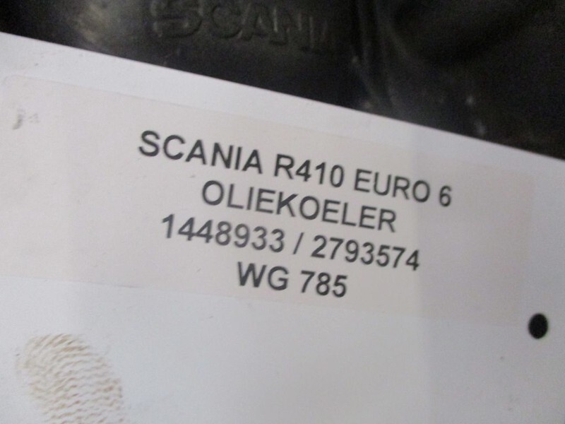 Scania R410 1448933 / 2793574 OLIEKOELER EURO 6 MODEL 2020 - Yağ soğutucusu - Kamyon: fotoğraf 3 Scania R410 1448933 / 2793574 OLIEKOELER EURO 6 MODEL 2020 - Yağ soğutucusu - Kamyon: fotoğraf 3