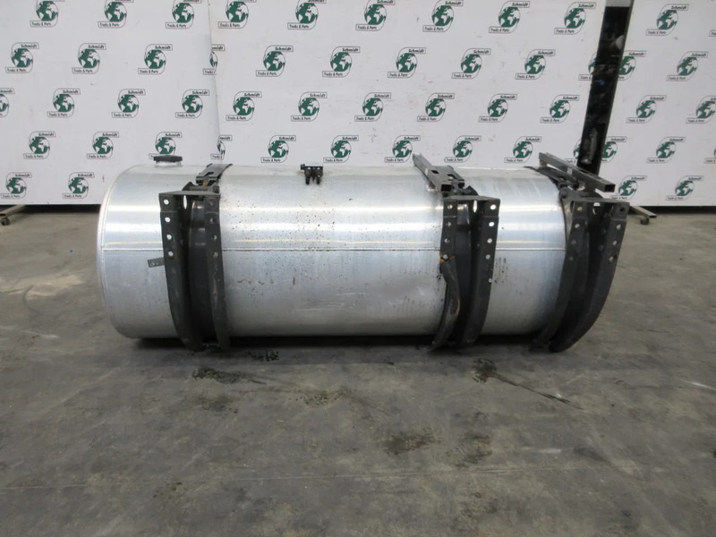 Volvo 21335730 DIESELTANK 750 LITER VOLVO FH 460 EURO 6 MODEL 2021 - Yakıt tankı - Kamyon: fotoğraf 3 Volvo 21335730 DIESELTANK 750 LITER VOLVO FH 460 EURO 6 MODEL 2021 - Yakıt tankı - Kamyon: fotoğraf 3