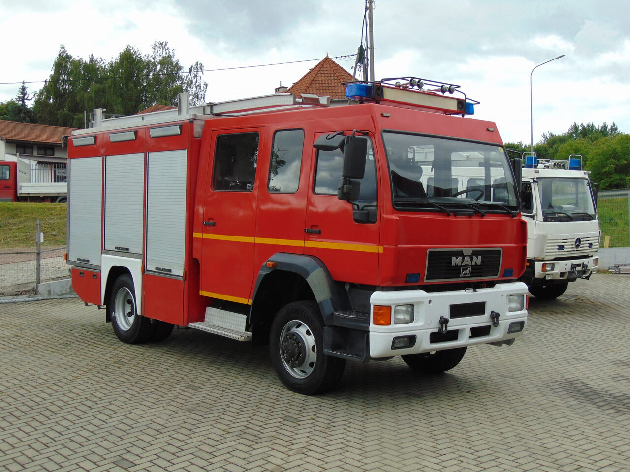 MAN LE14.260 4x4 MAGIRUS - İtfaiye aracı: fotoğraf 2 MAN LE14.260 4x4 MAGIRUS - İtfaiye aracı: fotoğraf 2
