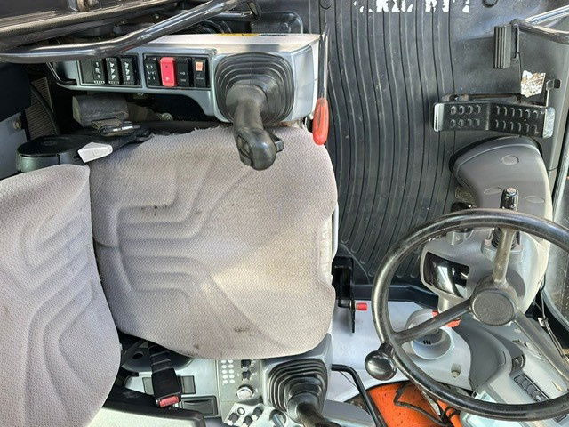 Hitachi ZX170W-6 - Tekerlekli ekskavatör: fotoğraf 2 Hitachi ZX170W-6 - Tekerlekli ekskavatör: fotoğraf 2