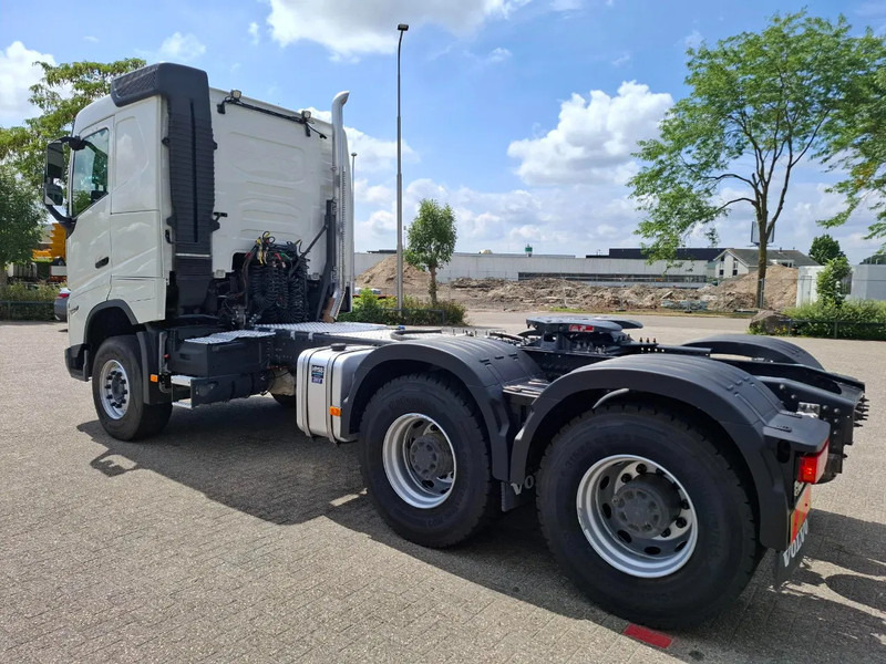 Volvo FH5-500 / 6X4 / RETARDER / HYDRAULICS / ONLY:46190 KM / BIG AXLE / 52 TON / VEB+ / ACC / LWDS / TOP CONDITION / AUTOMATIC / EURO - Çekici: fotoğraf 3 Volvo FH5-500 / 6X4 / RETARDER / HYDRAULICS / ONLY:46190 KM / BIG AXLE / 52 TON / VEB+ / ACC / LWDS / TOP CONDITION / AUTOMATIC / EURO - Çekici: fotoğraf 3