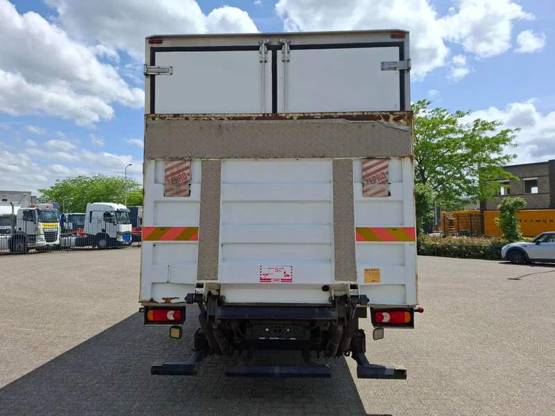 Iveco EuroCargo 120 / COOL TRUCK / CARRIER XARIOS 600 / PLATFORM 2000KG / ONLY:340634 KM / AIRCO / MANUAL / EURO-6 / 2014 - Izotermik kamyon: fotoğraf 4 Iveco EuroCargo 120 / COOL TRUCK / CARRIER XARIOS 600 / PLATFORM 2000KG / ONLY:340634 KM / AIRCO / MANUAL / EURO-6 / 2014 - Izotermik kamyon: fotoğraf 4