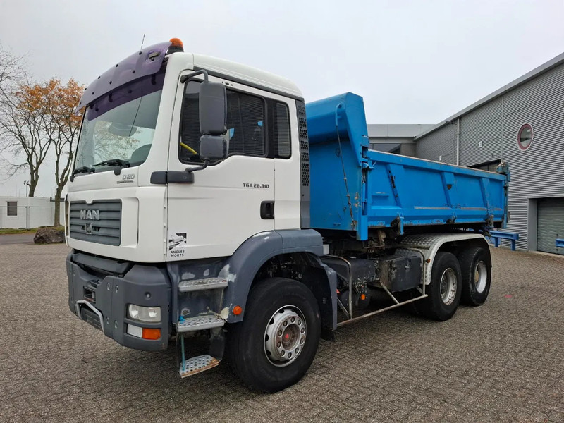 MAN TGA 26.310 / 6X4 / 2XBIG AXLE / 2SIDE TIPPER / ONLY:545423 KM / TUV:06-05-2026 / FULL-STEEL / AIRCO / MANUAL / EURO-4 / 2005 - Damperli kamyon: fotoğraf 3 MAN TGA 26.310 / 6X4 / 2XBIG AXLE / 2SIDE TIPPER / ONLY:545423 KM / TUV:06-05-2026 / FULL-STEEL / AIRCO / MANUAL / EURO-4 / 2005 - Damperli kamyon: fotoğraf 3
