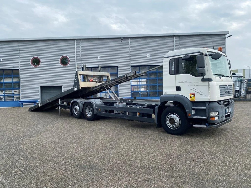 MAN TGA26.320 / SLIDING PLATEAU / WINCH / LIFT AXLE / MACHINE CARRIER / MANUAL / EURO-4 / 2007 - Sal/ Açık kasa kamyon: fotoğraf 3 MAN TGA26.320 / SLIDING PLATEAU / WINCH / LIFT AXLE / MACHINE CARRIER / MANUAL / EURO-4 / 2007 - Sal/ Açık kasa kamyon: fotoğraf 3