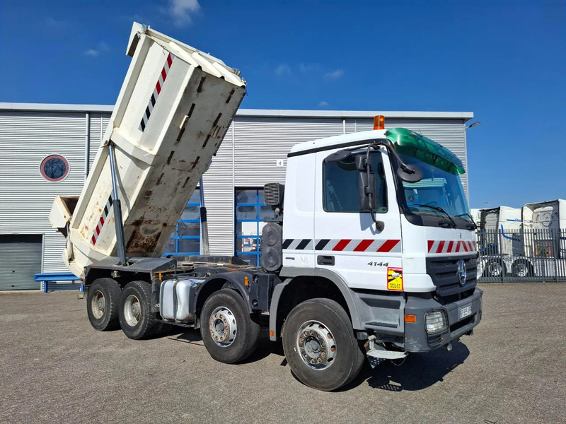 Mercedes-Benz ACTROS 4144 / 8X4 / RETARDER / BIG AXLE / FULL-STEEL / DRUM BRAKES / TUV:17-10-2025 / AIRCO / EURO-4 / 2007 - Damperli kamyon: fotoğraf 3 Mercedes-Benz ACTROS 4144 / 8X4 / RETARDER / BIG AXLE / FULL-STEEL / DRUM BRAKES / TUV:17-10-2025 / AIRCO / EURO-4 / 2007 - Damperli kamyon: fotoğraf 3