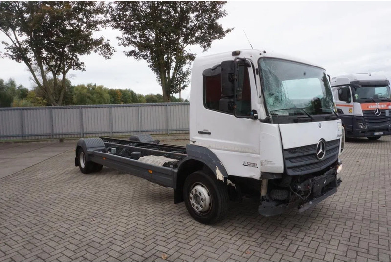 Mercedes-Benz ATEGO 1221 / ENGINE RUNNING / ONLY:253095 KM / AUTOMATIC / EURO-6 / 2017 - Şasi kamyon: fotoğraf 2 Mercedes-Benz ATEGO 1221 / ENGINE RUNNING / ONLY:253095 KM / AUTOMATIC / EURO-6 / 2017 - Şasi kamyon: fotoğraf 2