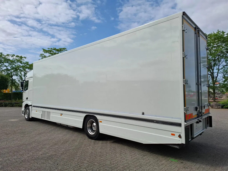 Mercedes-Benz Actros 1843 / GERMAN FLOWER TRUCK / 162021 KM / ISOLATED BOX / COOL & HEATED / NAVI / PLATFORM 1500 KG / TOP CONDITION / FULL-AI - Gida kamyon: fotoğraf 3 Mercedes-Benz Actros 1843 / GERMAN FLOWER TRUCK / 162021 KM / ISOLATED BOX / COOL & HEATED / NAVI / PLATFORM 1500 KG / TOP CONDITION / FULL-AI - Gida kamyon: fotoğraf 3