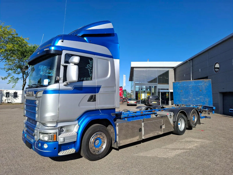 Scania R580 V8 / RETARDER / LIFT+LENKACHSE / FULL-AIR / PLATFORM 2000 KG / LEATHER / AIRCO / AUTOMATIC / EURO-6 / 2015 - Şasi kamyon: fotoğraf 1 Scania R580 V8 / RETARDER / LIFT+LENKACHSE / FULL-AIR / PLATFORM 2000 KG / LEATHER / AIRCO / AUTOMATIC / EURO-6 / 2015 - Şasi kamyon: fotoğraf 1