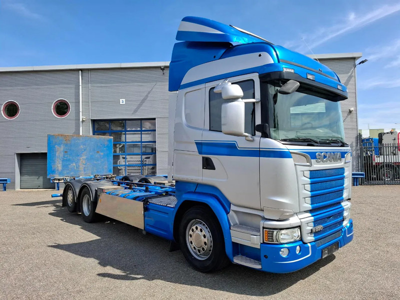 Scania R580 V8 / RETARDER / LIFT+LENKACHSE / FULL-AIR / PLATFORM 2000 KG / NAVI / LEATHER / AIRCO / AUTOMATIC / EURO-6 / 2014 - Şasi kamyon: fotoğraf 2 Scania R580 V8 / RETARDER / LIFT+LENKACHSE / FULL-AIR / PLATFORM 2000 KG / NAVI / LEATHER / AIRCO / AUTOMATIC / EURO-6 / 2014 - Şasi kamyon: fotoğraf 2
