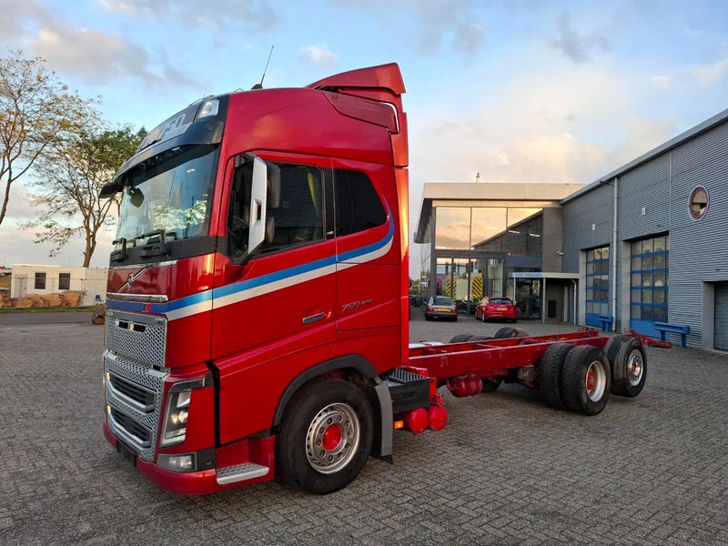 Volvo FH16-750 / BIG AXLE / VEB+ / ONLY:679711 KM / DYNAMIC STEERING / NAVI / LWDS / FULL-AIR / AUTOMATIC / EURO-6 / 2018 - Şasi kamyon: fotoğraf 1 Volvo FH16-750 / BIG AXLE / VEB+ / ONLY:679711 KM / DYNAMIC STEERING / NAVI / LWDS / FULL-AIR / AUTOMATIC / EURO-6 / 2018 - Şasi kamyon: fotoğraf 1