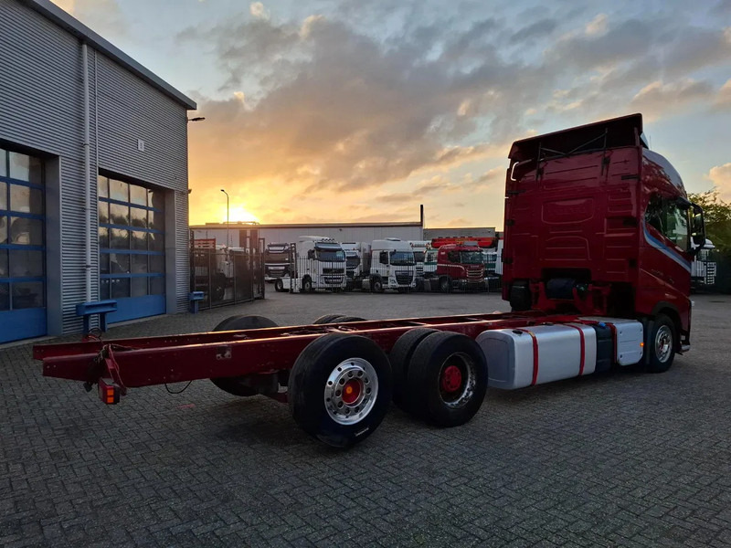 Volvo FH16-750 / BIG AXLE / VEB+ / ONLY:679711 KM / TECHNICAL 70TON / 9TON FRONT AXLE / INLINER / FULL-AIR / AUTOMATIC / EURO-6 / 2018 - Şasi kamyon: fotoğraf 5 Volvo FH16-750 / BIG AXLE / VEB+ / ONLY:679711 KM / TECHNICAL 70TON / 9TON FRONT AXLE / INLINER / FULL-AIR / AUTOMATIC / EURO-6 / 2018 - Şasi kamyon: fotoğraf 5