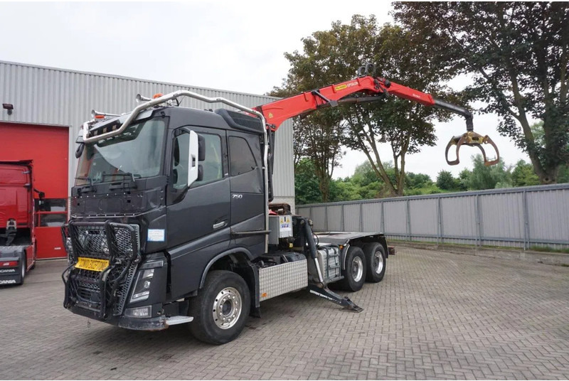 Volvo FH16-750 / ENGINE RUNNING / 6x4 / RETARDER / BIG AXLE / VEB+ / PALFINGER FD250 / EURO-6 / 2016 - Tomruk kamyonu, Vinçli kamyon: fotoğraf 1 Volvo FH16-750 / ENGINE RUNNING / 6x4 / RETARDER / BIG AXLE / VEB+ / PALFINGER FD250 / EURO-6 / 2016 - Tomruk kamyonu, Vinçli kamyon: fotoğraf 1