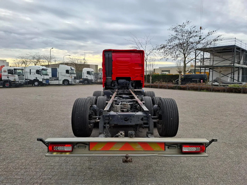 Volvo FH16-750 / VEB+ / ONLY:349761 KM / 9TON FRONT AXLE / INLINER / TECHNICAL 60TON / FULL-AIR / AUTOMATIC / EURO-6 / 2016 - Şasi kamyon: fotoğraf 4 Volvo FH16-750 / VEB+ / ONLY:349761 KM / 9TON FRONT AXLE / INLINER / TECHNICAL 60TON / FULL-AIR / AUTOMATIC / EURO-6 / 2016 - Şasi kamyon: fotoğraf 4