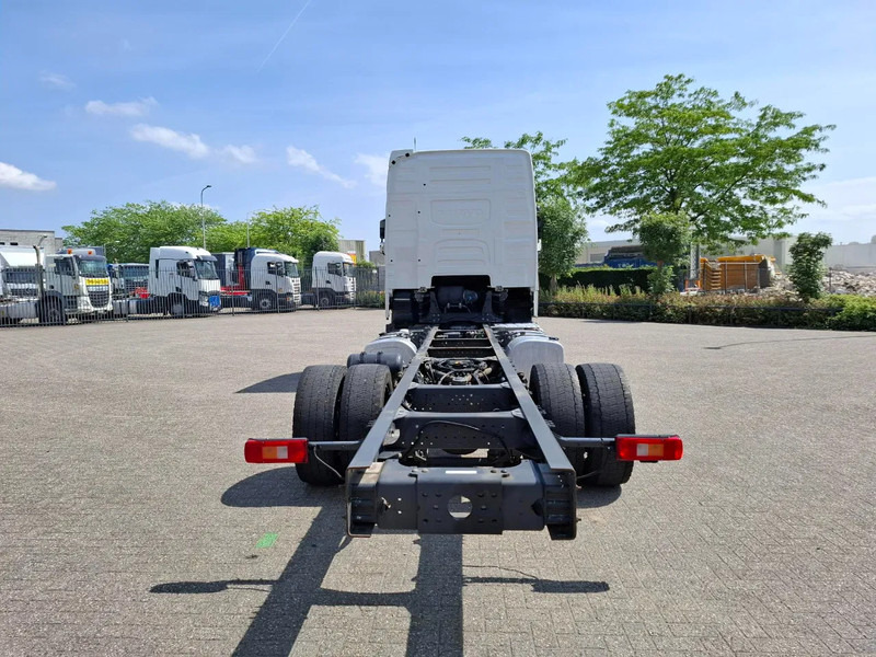 Volvo FH4-420 / PTO / DOUBLE TANK / I-PARKCOOL / VEB+ / LWDS / TUV:10-07-2025 / AUTOMATIC / EURO-6 / 2016 - Şasi kamyon: fotoğraf 4 Volvo FH4-420 / PTO / DOUBLE TANK / I-PARKCOOL / VEB+ / LWDS / TUV:10-07-2025 / AUTOMATIC / EURO-6 / 2016 - Şasi kamyon: fotoğraf 4