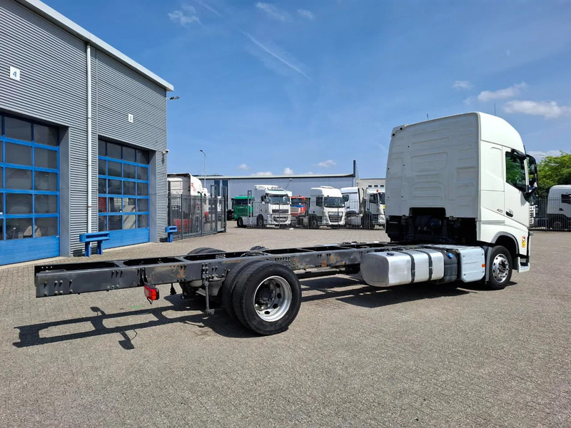 Volvo FH4-420 / PTO / DOUBLE TANK / I-PARKCOOL / VEB+ / LWDS / TUV:10-07-2025 / AUTOMATIC / EURO-6 / 2016 - Şasi kamyon: fotoğraf 5 Volvo FH4-420 / PTO / DOUBLE TANK / I-PARKCOOL / VEB+ / LWDS / TUV:10-07-2025 / AUTOMATIC / EURO-6 / 2016 - Şasi kamyon: fotoğraf 5