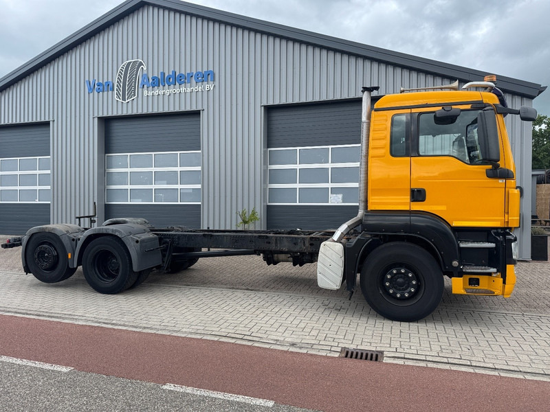 MAN TGS 26.360 6x2, Manual Gear, Steering Axle - Kapalı kasa kamyon: fotoğraf 2 MAN TGS 26.360 6x2, Manual Gear, Steering Axle - Kapalı kasa kamyon: fotoğraf 2