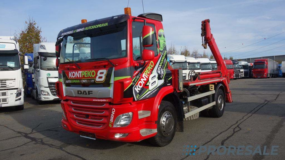 DAF CF 370 FA Day Cab EURO 6 řetězový nosič kontejnerů AK12 - Hidrolift kamyon: fotoğraf 2 DAF CF 370 FA Day Cab EURO 6 řetězový nosič kontejnerů AK12 - Hidrolift kamyon: fotoğraf 2