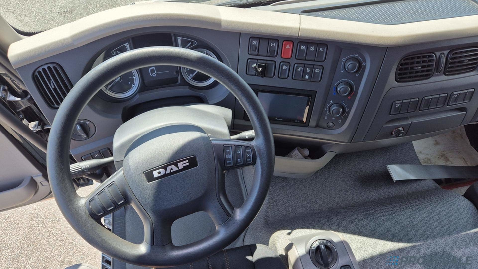 DAF LF 290 FA Sleeper Cab EURO 6 - valník s plachtou - Tenteli kamyon: fotoğraf 5 DAF LF 290 FA Sleeper Cab EURO 6 - valník s plachtou - Tenteli kamyon: fotoğraf 5