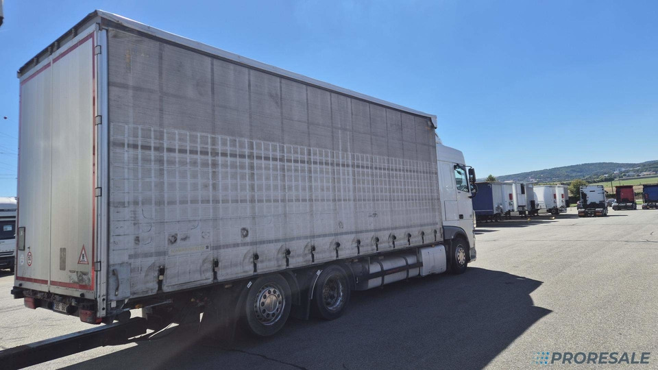 DAF XF 410 FAR SC EURO 6 - velkoobjemová souprava - prodejné jen s přívěsem SCHWARZMÜLLER TPA 2/E - cena je za celou soupravu - Tenteli kamyon: fotoğraf 4 DAF XF 410 FAR SC EURO 6 - velkoobjemová souprava - prodejné jen s přívěsem SCHWARZMÜLLER TPA 2/E - cena je za celou soupravu - Tenteli kamyon: fotoğraf 4
