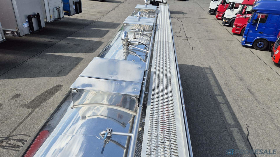 OSTATNÍ SEKA SPSTT/11C/38A1 - Potravinářská cisterna výpustná 31 m3 - 3 komory - Tanker dorse: fotoğraf 4 OSTATNÍ SEKA SPSTT/11C/38A1 - Potravinářská cisterna výpustná 31 m3 - 3 komory - Tanker dorse: fotoğraf 4