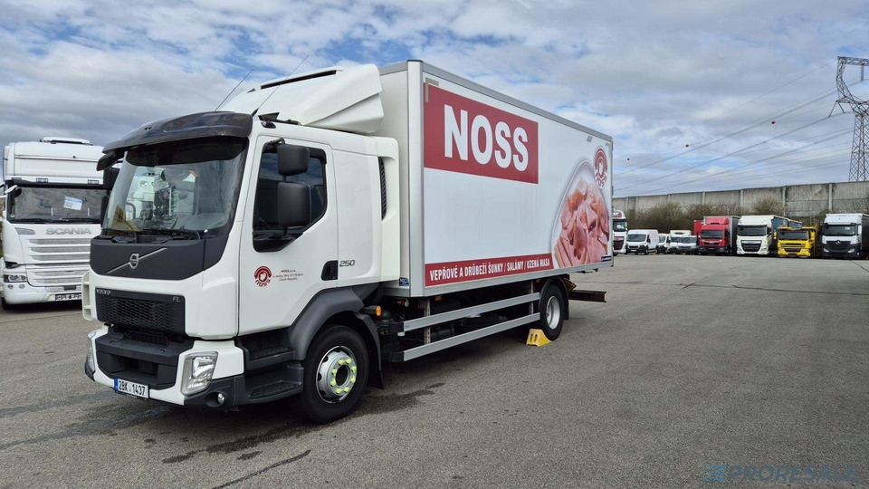 VOLVO FL 250 BB EURO 6 - mrazírna + CARRIER XARIOS 600 EL MAXI - Refrijeratör kamyon: fotoğraf 2 VOLVO FL 250 BB EURO 6 - mrazírna + CARRIER XARIOS 600 EL MAXI - Refrijeratör kamyon: fotoğraf 2