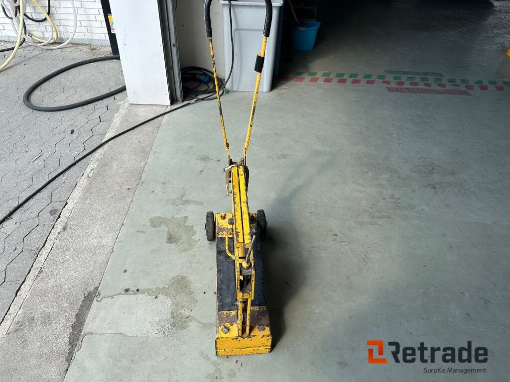 Fliseklipper - İnşaat ekipmanı: fotoğraf 5 Fliseklipper - İnşaat ekipmanı: fotoğraf 5