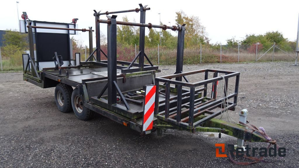 Kabelvagn Nr3/3 skyltvagn med varningsljus - İnşaat ekipmanı: fotoğraf 3 Kabelvagn Nr3/3 skyltvagn med varningsljus - İnşaat ekipmanı: fotoğraf 3