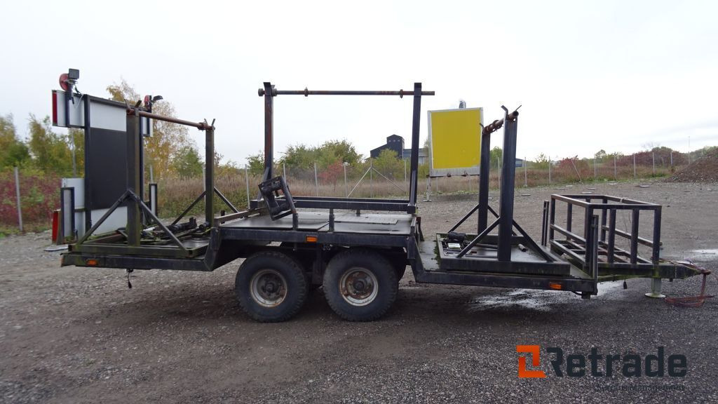 Kabelvagn Nr3/3 skyltvagn med varningsljus - İnşaat ekipmanı: fotoğraf 4 Kabelvagn Nr3/3 skyltvagn med varningsljus - İnşaat ekipmanı: fotoğraf 4