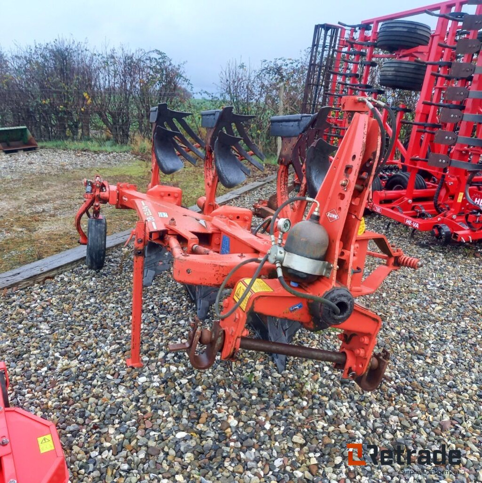 Harve / plov Kuhn master 120 , 3 furet vendeplov. 14" Risteplov. - Tarım araçları: fotoğraf 3 Harve / plov Kuhn master 120 , 3 furet vendeplov. 14" Risteplov. - Tarım araçları: fotoğraf 3