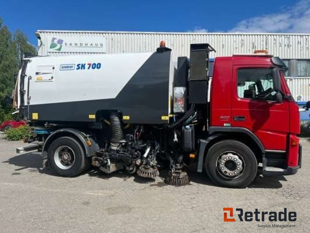 Volvo FE 300 Feiebil / Kombibil med Tipp og Brøyteoppsett - Yol süpürme aracı: fotoğraf 2 Volvo FE 300 Feiebil / Kombibil med Tipp og Brøyteoppsett - Yol süpürme aracı: fotoğraf 2