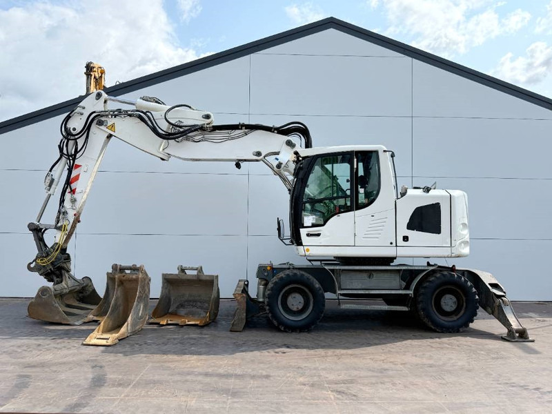 Liebherr A918 Compact - 4 Buckets / Triple Boom / Auto Lube - Tekerlekli ekskavatör: fotoğraf 1 Liebherr A918 Compact - 4 Buckets / Triple Boom / Auto Lube - Tekerlekli ekskavatör: fotoğraf 1