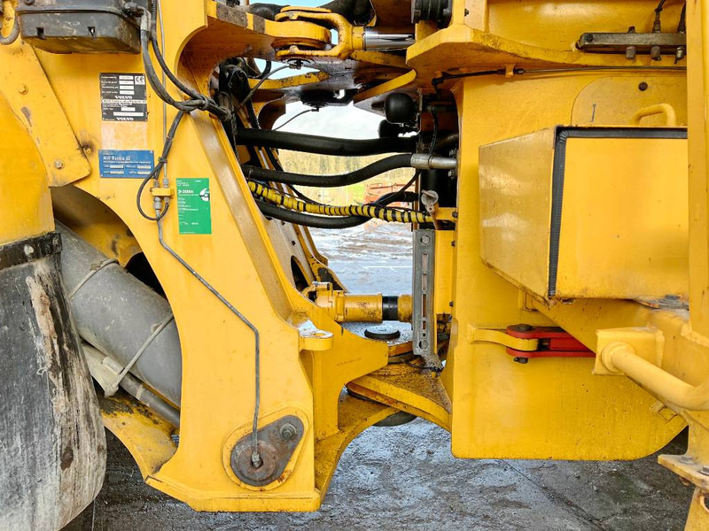 Tekerlekli yükleyici Volvo L350F - Automatic Greasing / CDC Steering: fotoğraf 14