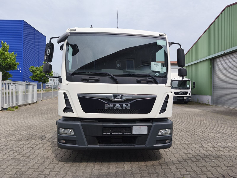 MAN TGL 8.190 Koffer gFH AHK LBW Euro 6 4x2 (11) - Kapalı kasa kamyon: fotoğraf 3 MAN TGL 8.190 Koffer gFH AHK LBW Euro 6 4x2 (11) - Kapalı kasa kamyon: fotoğraf 3