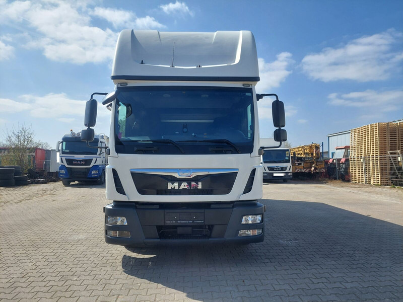 MAN TGL 8.220 - Tenteli kamyon: fotoğraf 3 MAN TGL 8.220 - Tenteli kamyon: fotoğraf 3