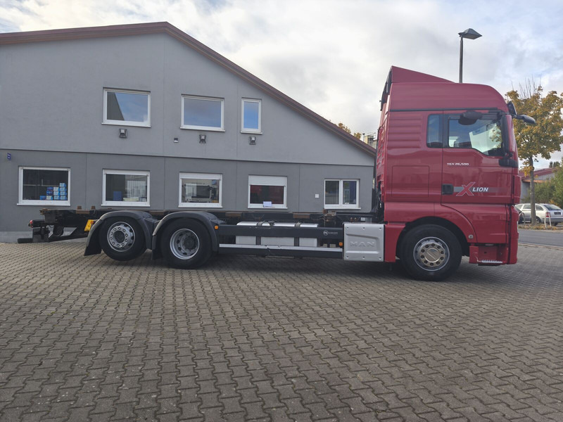 MAN TGX 26.500 BDF 6x2 Euro 6 Retarder Standard Lift+Lenk Euro 6 (29 - Şasi kamyon: fotoğraf 4 MAN TGX 26.500 BDF 6x2 Euro 6 Retarder Standard Lift+Lenk Euro 6 (29 - Şasi kamyon: fotoğraf 4