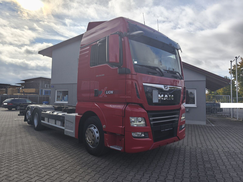 MAN TGX 26.500 BDF 6x2 Euro 6 Standard Lift+Lenk (29) - Şasi kamyon: fotoğraf 2 MAN TGX 26.500 BDF 6x2 Euro 6 Standard Lift+Lenk (29) - Şasi kamyon: fotoğraf 2
