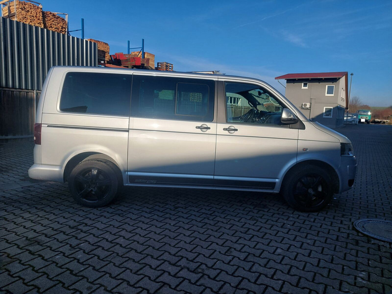 Volkswagen Transporter Multivan AHK Doppelklima Tisch Leder 7-Sitzer - Minibüs, Minivan: fotoğraf 4 Volkswagen Transporter Multivan AHK Doppelklima Tisch Leder 7-Sitzer - Minibüs, Minivan: fotoğraf 4