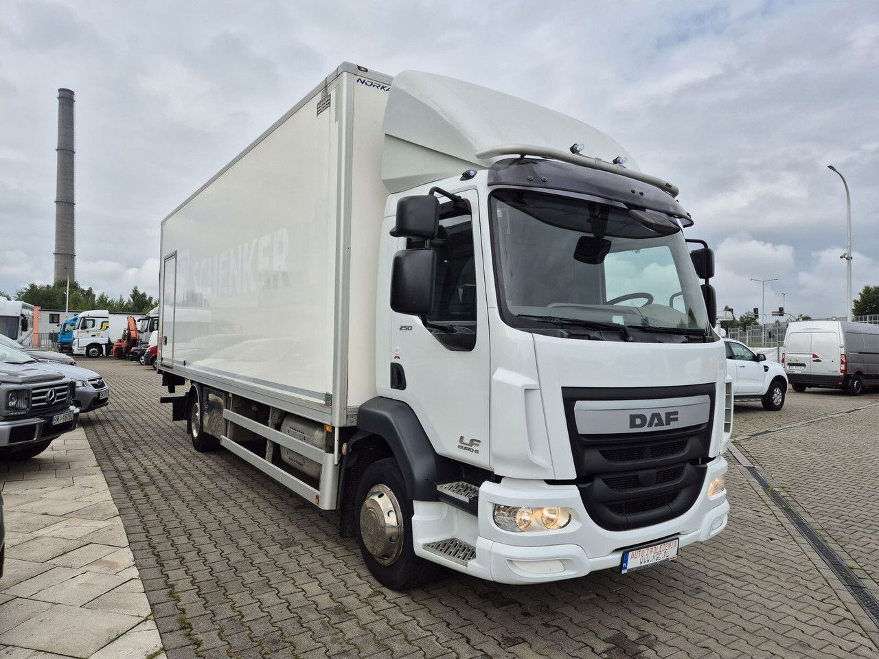 DAF LF 250 FA / 3 Seats / Works Great - Kapalı kasa kamyon: fotoğraf 4 DAF LF 250 FA / 3 Seats / Works Great - Kapalı kasa kamyon: fotoğraf 4