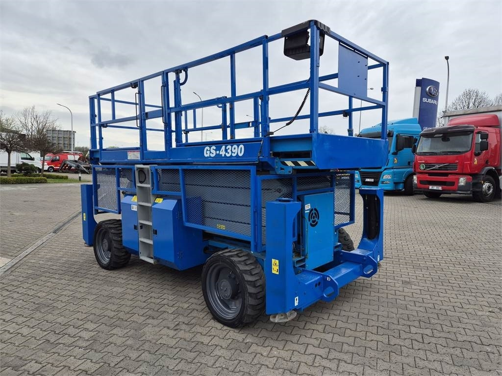 Genie GS 4390 / 15M HIGH / 680KG LOAD / 1 OWNER / SERVIC - Makasli platform: fotoğraf 5 Genie GS 4390 / 15M HIGH / 680KG LOAD / 1 OWNER / SERVIC - Makasli platform: fotoğraf 5