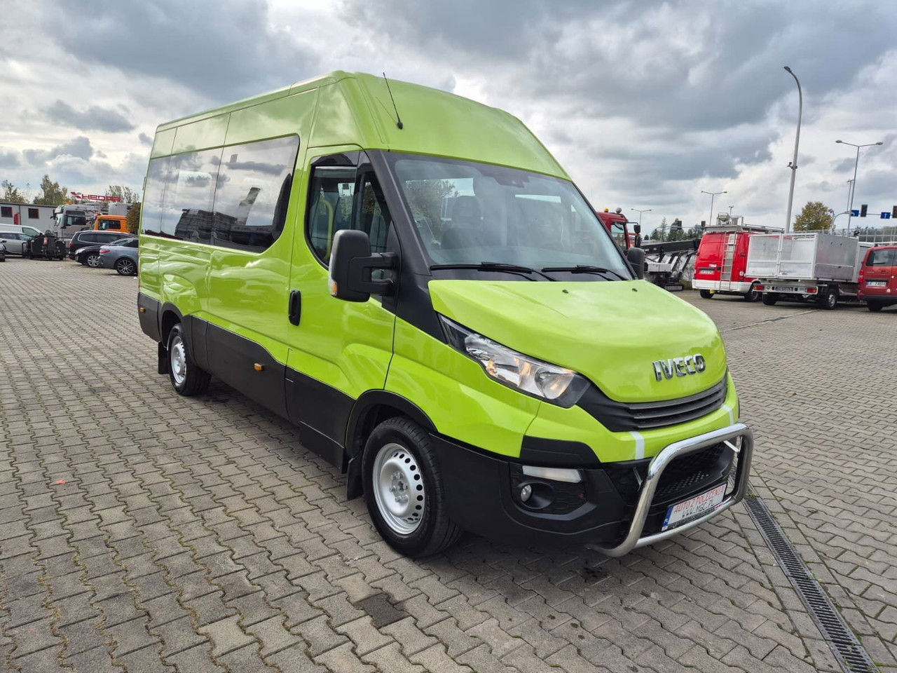 Iveco Daily 35S12 Hi-Matic / 10 Seats / Super Condition - Minibüs, Minivan: fotoğraf 4 Iveco Daily 35S12 Hi-Matic / 10 Seats / Super Condition - Minibüs, Minivan: fotoğraf 4