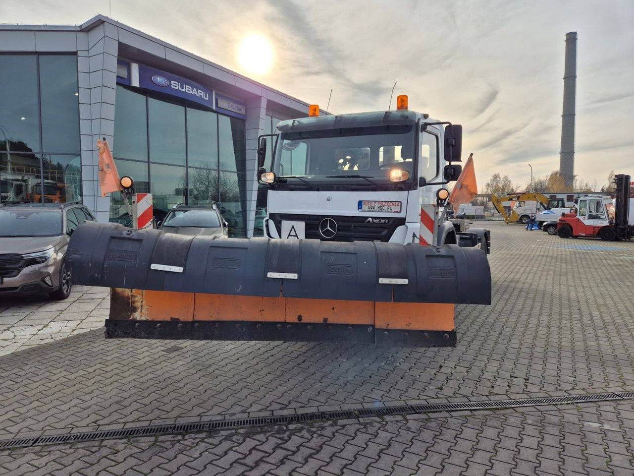 Mercedes-Benz Axor 1833 4X4 / Serviced / Schmidt Plow - Kancalı yükleyici kamyon: fotoğraf 2 Mercedes-Benz Axor 1833 4X4 / Serviced / Schmidt Plow - Kancalı yükleyici kamyon: fotoğraf 2