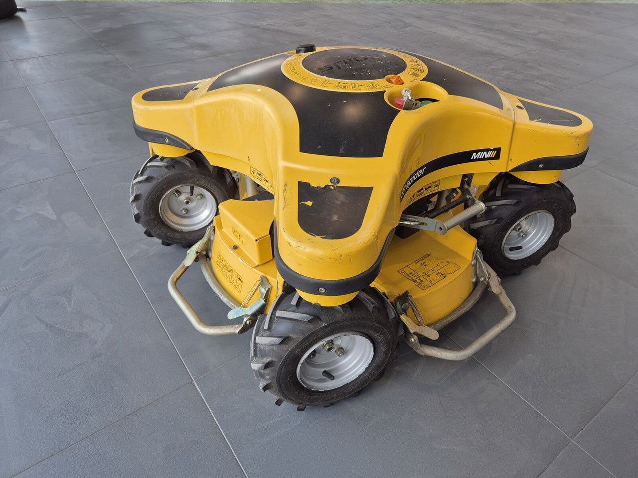 Spider MINI Mini Spider II / 4X4 / NEW Service / Works Great - Çim biçme makinesi: fotoğraf 5 Spider MINI Mini Spider II / 4X4 / NEW Service / Works Great - Çim biçme makinesi: fotoğraf 5