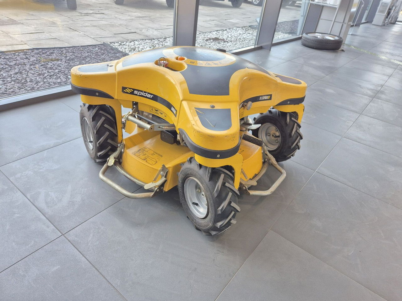 Spider MINI Mini Spider II / 4X4 / NEW Service / Works Great - Çim biçme makinesi: fotoğraf 1 Spider MINI Mini Spider II / 4X4 / NEW Service / Works Great - Çim biçme makinesi: fotoğraf 1