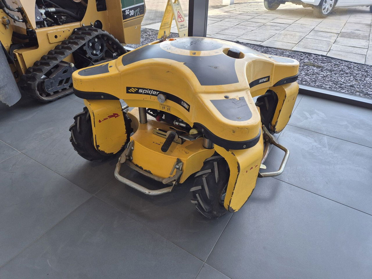 Spider MINI Mini Spider II / 4X4 / NEW Service / Works Great - Çim biçme makinesi: fotoğraf 2 Spider MINI Mini Spider II / 4X4 / NEW Service / Works Great - Çim biçme makinesi: fotoğraf 2