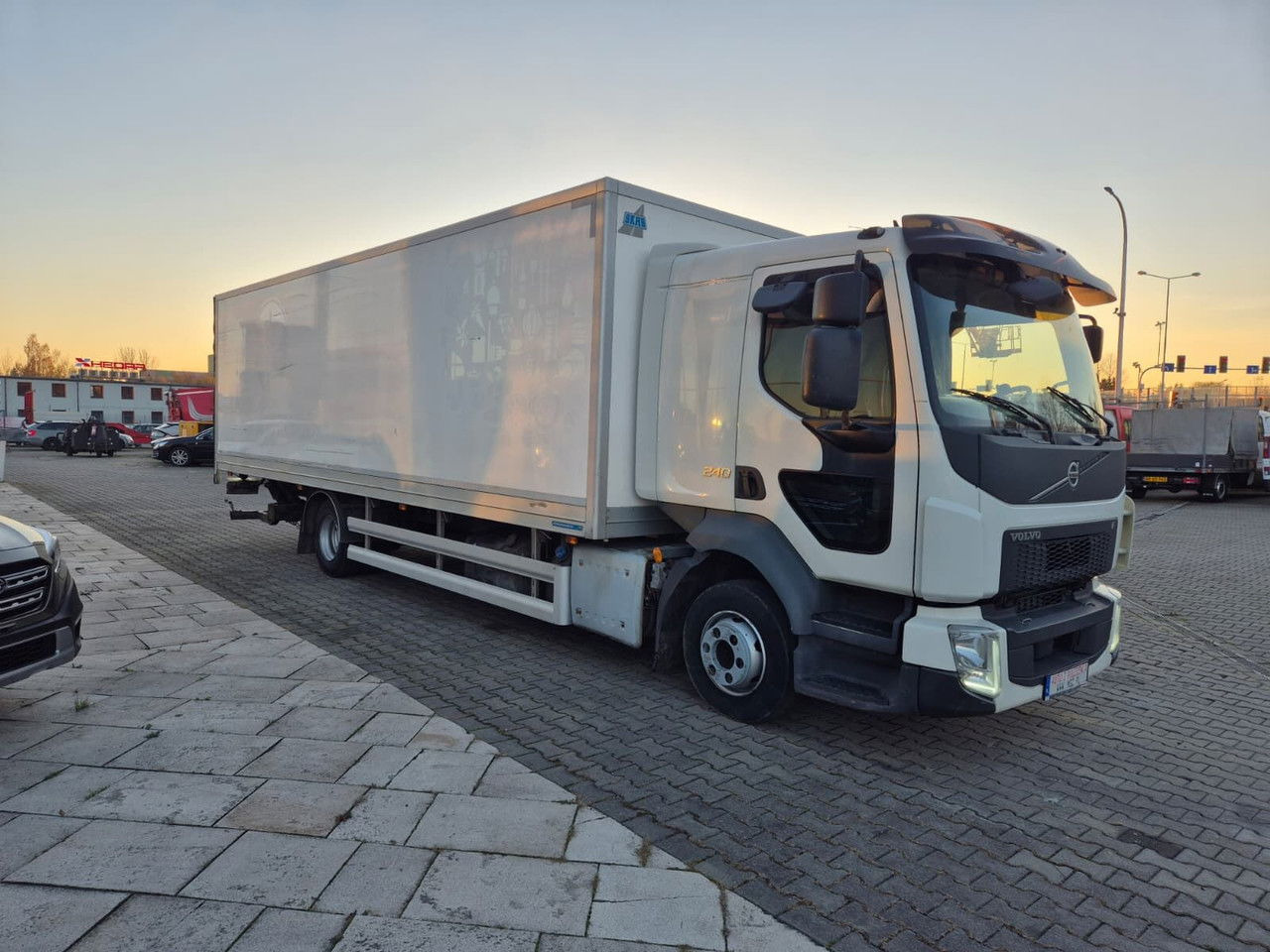 Volvo FL 240 - Refrijeratör kamyon: fotoğraf 5 Volvo FL 240 - Refrijeratör kamyon: fotoğraf 5