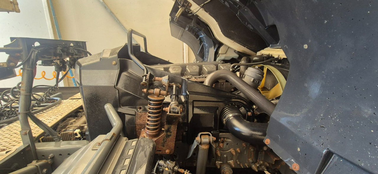 Çekici Mercedes-Benz Axor 1836 4x2 tipper hydraulics: fotoğraf 15 Çekici Mercedes-Benz Axor 1836 4x2 tipper hydraulics: fotoğraf 15