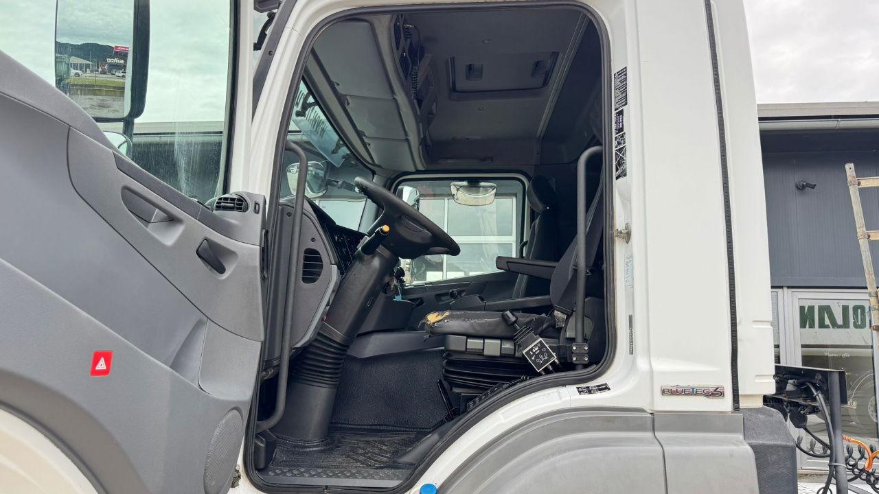 Çekici Mercedes-Benz Axor 1836 4x2 tipper hydraulics: fotoğraf 17 Çekici Mercedes-Benz Axor 1836 4x2 tipper hydraulics: fotoğraf 17