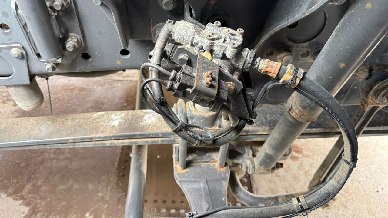 Çekici Mercedes-Benz Axor 1836 4x2 tipper hydraulics: fotoğraf 9 Çekici Mercedes-Benz Axor 1836 4x2 tipper hydraulics: fotoğraf 9