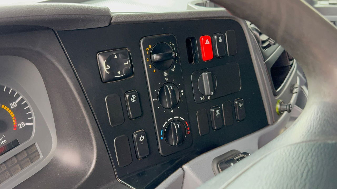 Çekici Mercedes-Benz Axor 1836 4x2 tipper hydraulics: fotoğraf 25 Çekici Mercedes-Benz Axor 1836 4x2 tipper hydraulics: fotoğraf 25