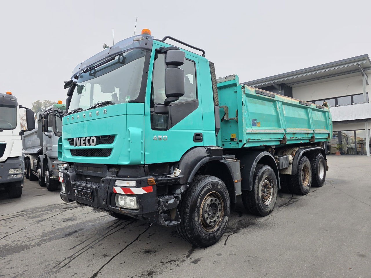 Iveco Trakker AD340T45 8x4 bordmatic tipper - retarder - Damperli kamyon: fotoğraf 1 Iveco Trakker AD340T45 8x4 bordmatic tipper - retarder - Damperli kamyon: fotoğraf 1
